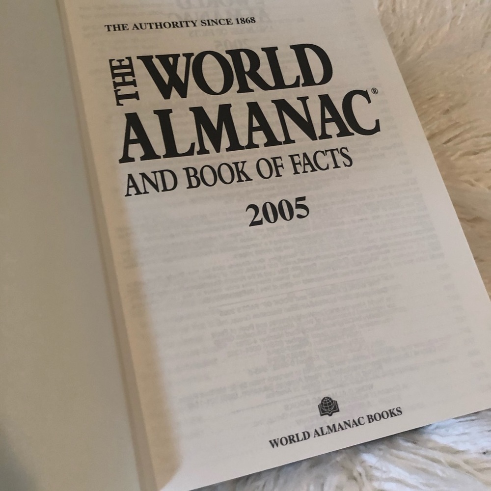 The World Almanac 2005 #1 NYT Best Seller - Picture 6 of 9